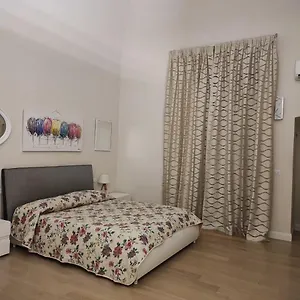  Apartment Indahouse